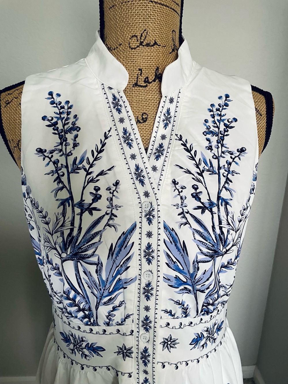 NWT Cupshe White Blue Floral Sleeveless Dress - Picture 3 of 11